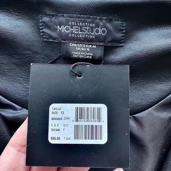 Black cropped leather jacket, with zipper pockets. - Picture 3 of 3